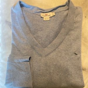 Vineyard Vines v neck sweater